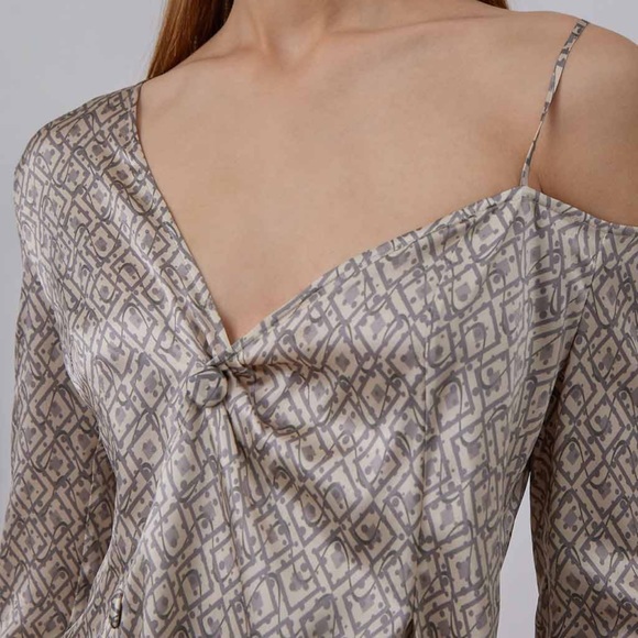 Silk Maison - Romantic Allure Off-Shoulder Asymmetrical Silk Dress - Picture 4 of 5